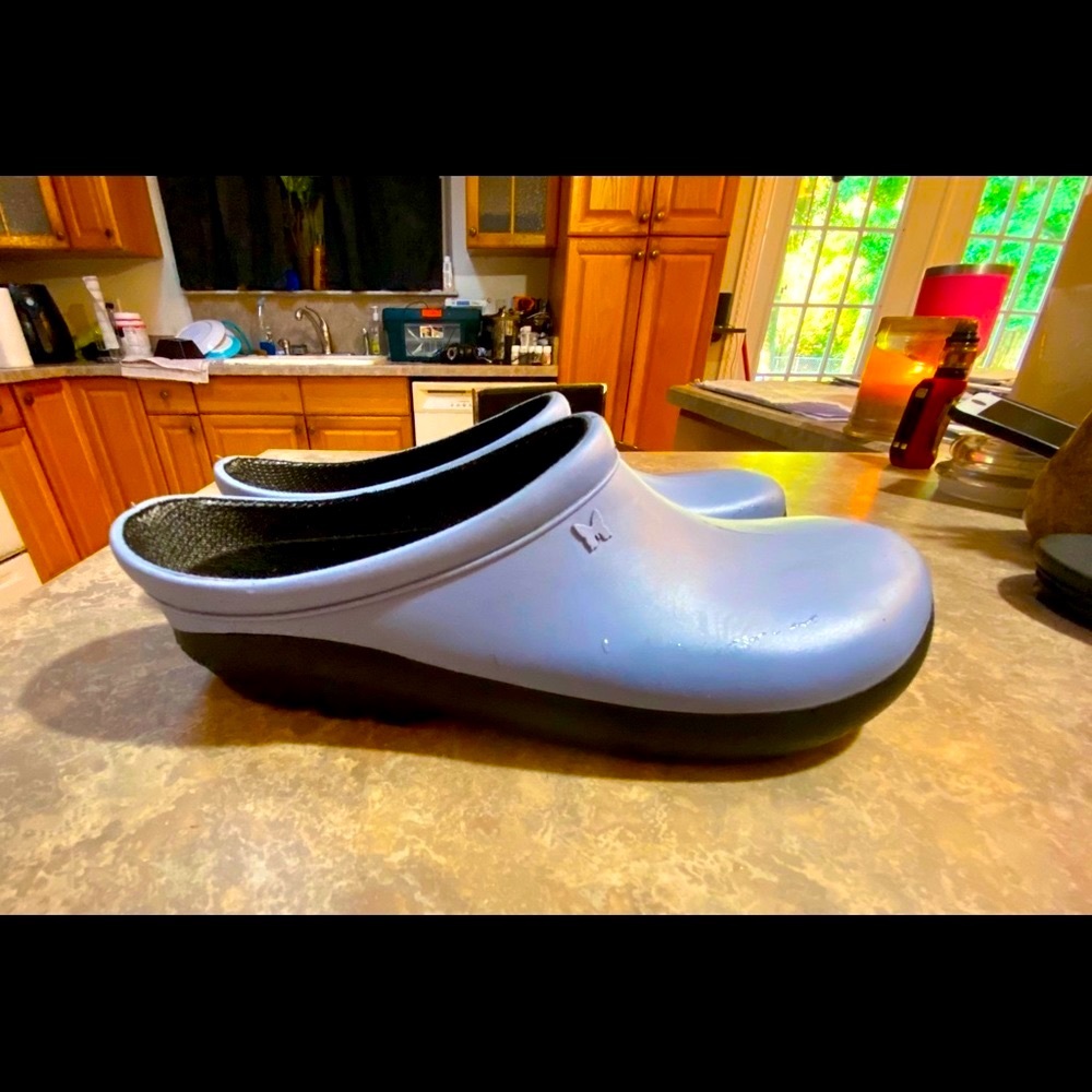 🌲HOST PICK🌲 Sloggers Light Blue Rubber Mules Size Size 9